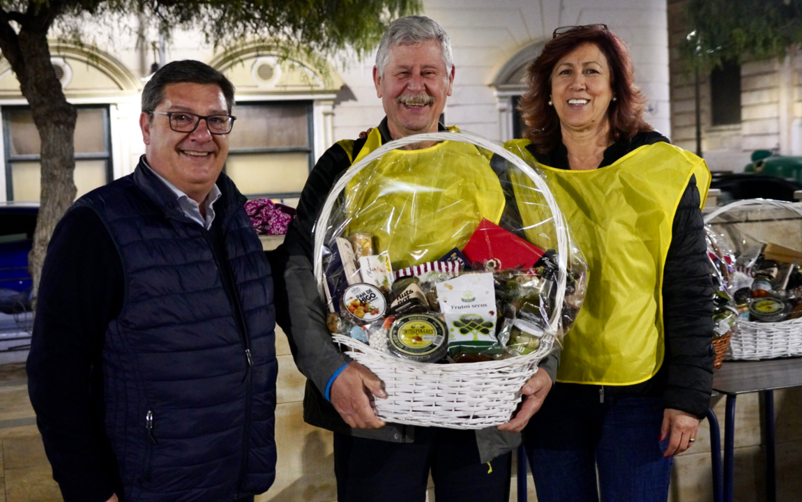 Entrega de premios a los participantes de "Caminatas saludables"
