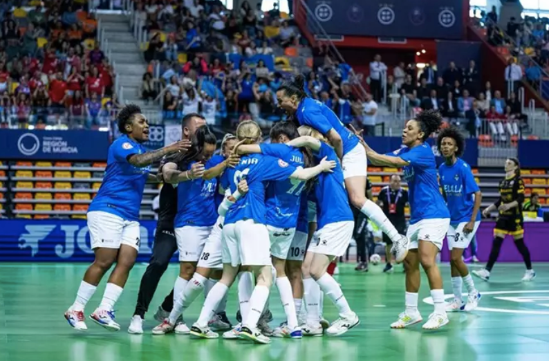 El Melilla CD Torreblanca celebra un triunfo durante la Copa de la Reina 2025 / ACFSF