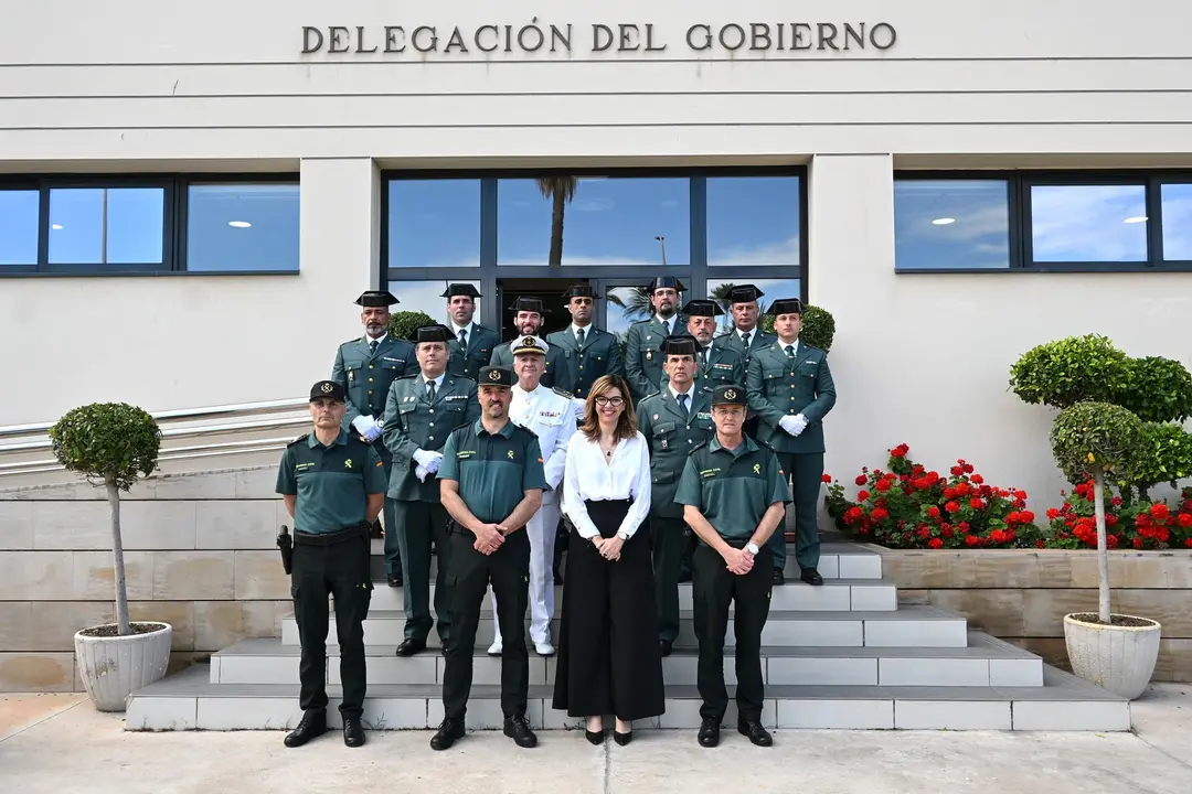 La Comandancia de Melilla recibe a tres oficiales y ocho guardias civiles