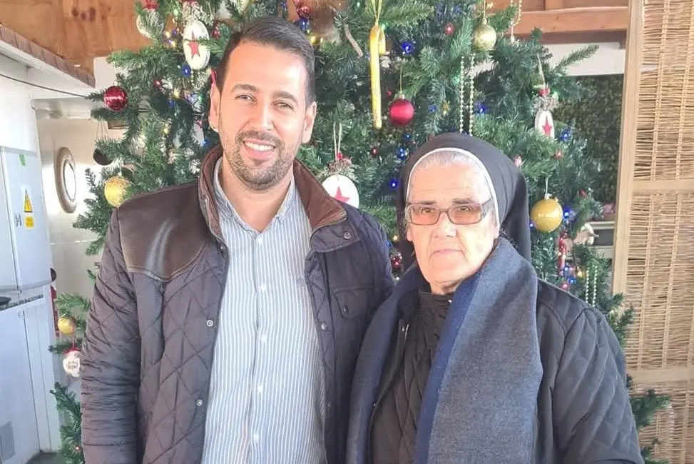 AZMANI-Y-SOR-ADELINA
