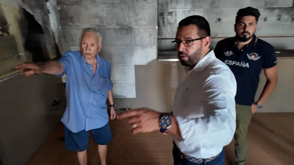 Visita de Somos Melilla a la Barriada Constitución. 