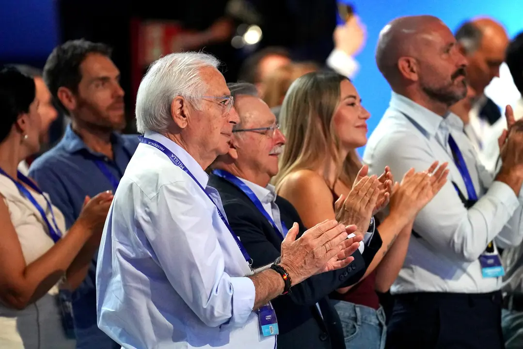 Juan Jos&eacute; Imbroda, junto al ceut&iacute; Juan Vivas, en el Congreso del PP