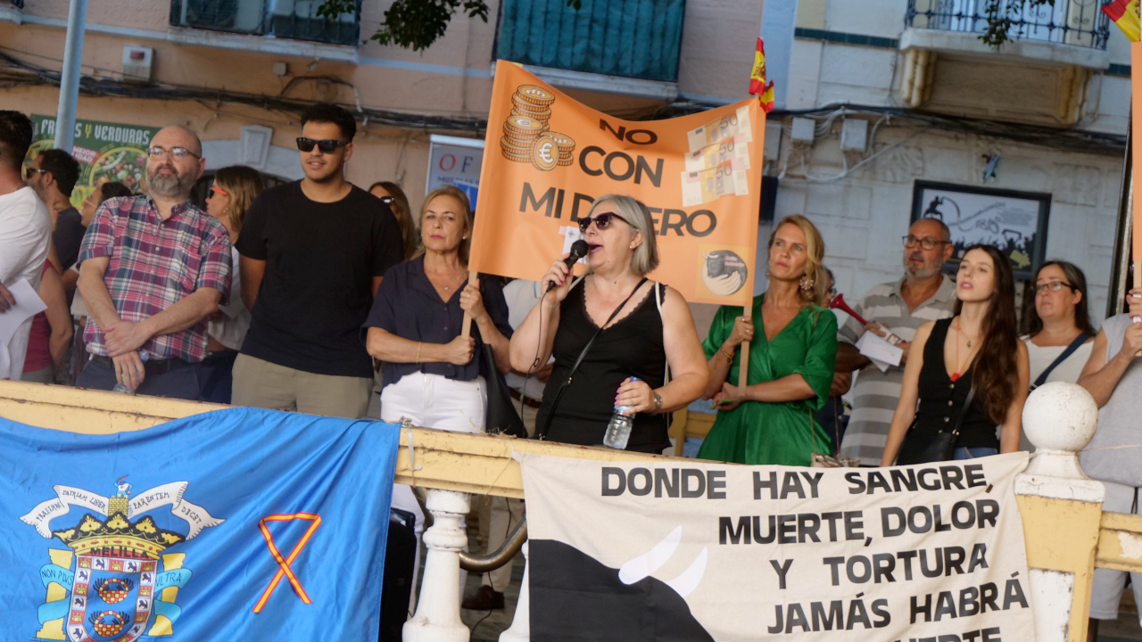 psoe protesta toros