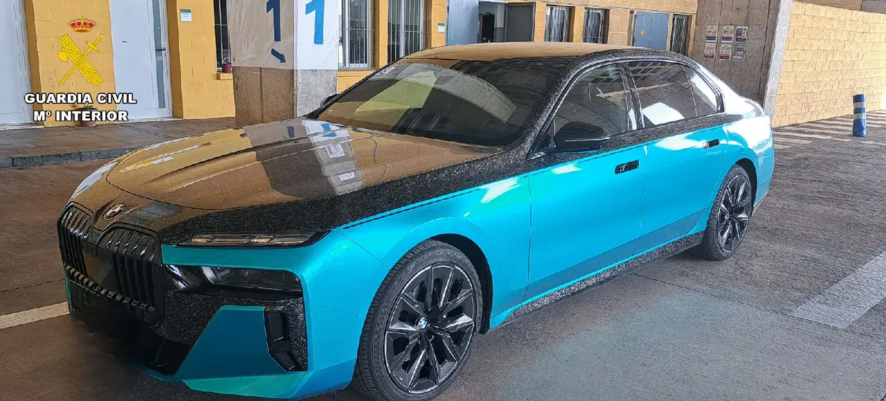 El BMW de alta gama con orden de b&uacute;squeda internacional ha acabado en el dep&oacute;sito judicial