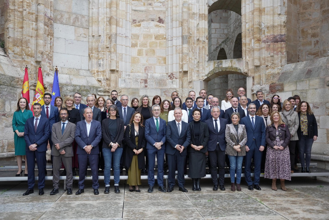 Reuni&oacute;n de delegados del Gobierno con el ministro Torres