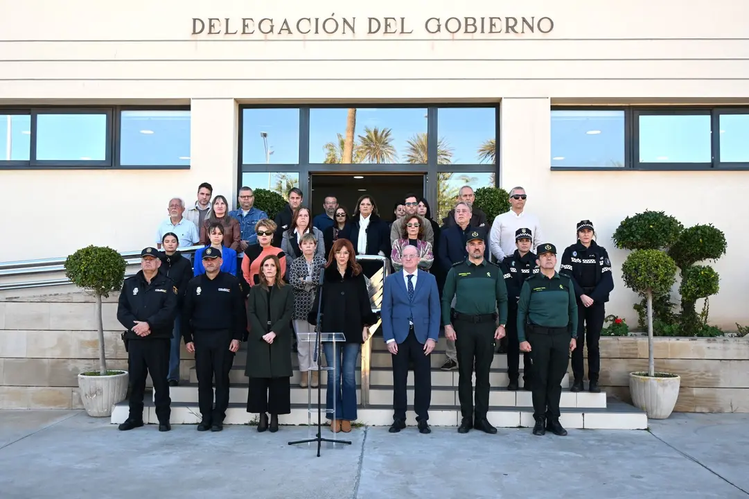 Minuto de silencio en Delegaci&oacute;n