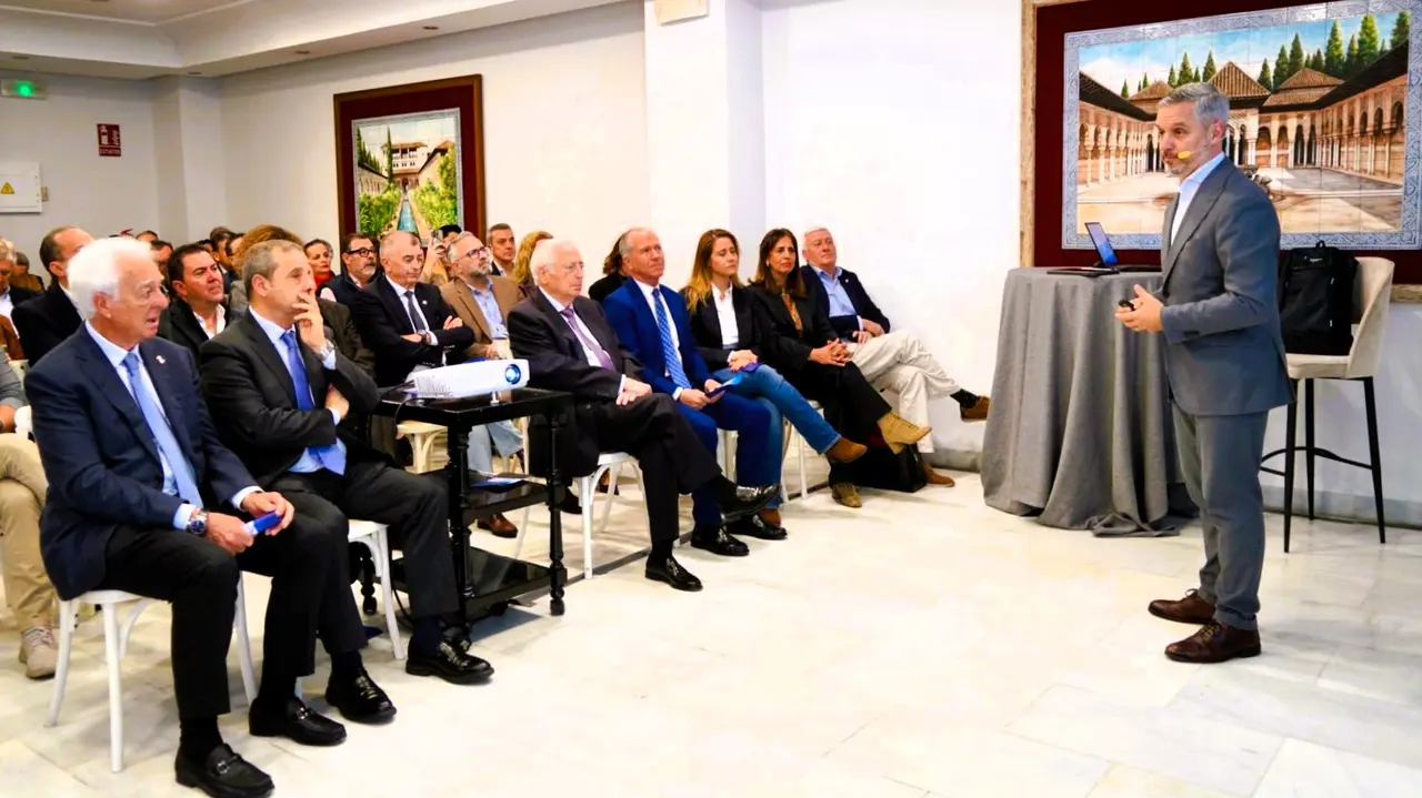 Juan Bravo, en Melilla, se ha reunido con aut&oacute;nomos y empresarios