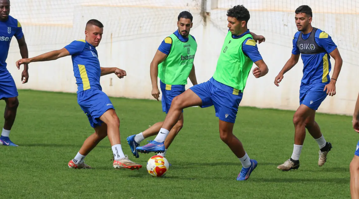 La UD Melilla vuelve a los entrenamientos tras confirmarse el descenso / UD Melilla