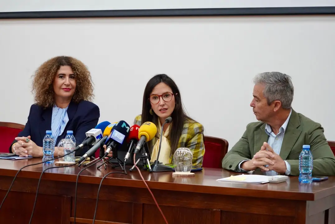 Marta Fern&aacute;ndez de Castro y Fadwa Abelhad