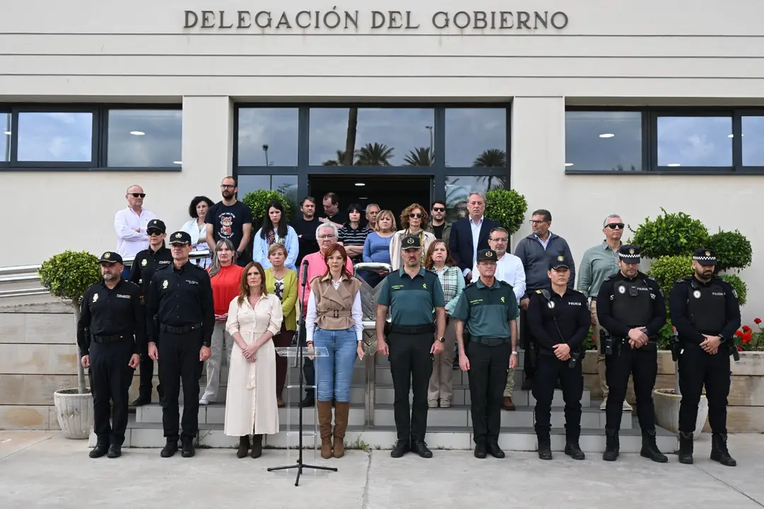 Minuto de silencio en la Delegación del Gobierno en Melilla.
