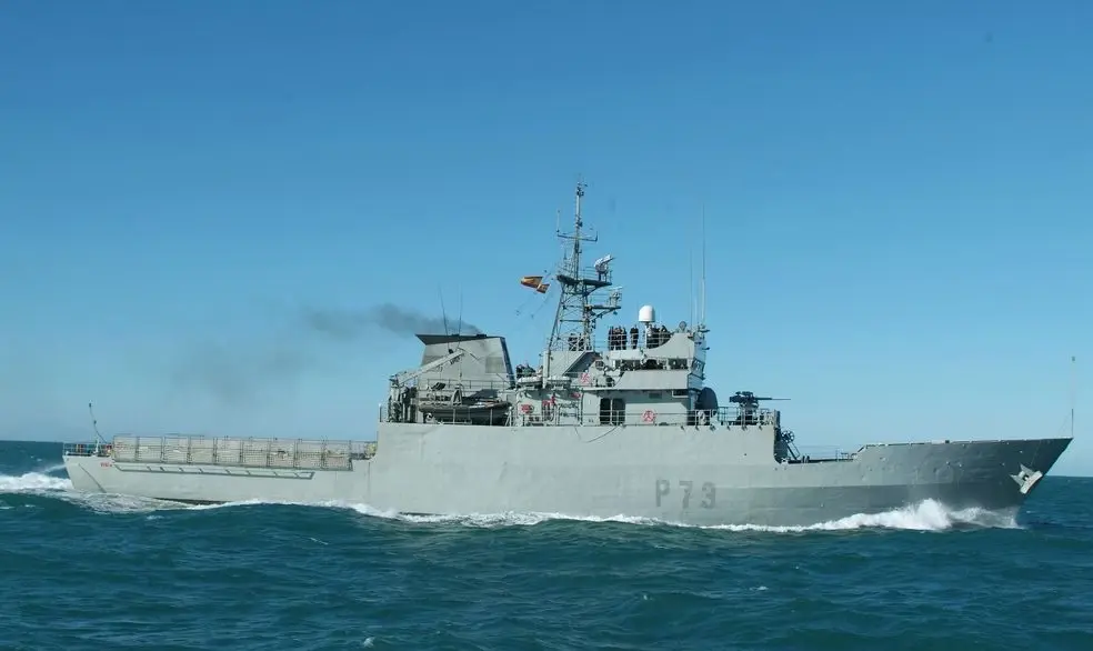 Patrullero Vig&iacute;a de la Armada / Armada