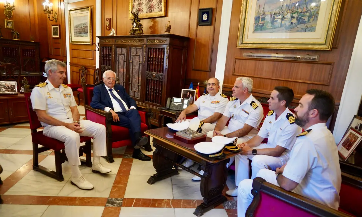 El presidente de la Ciudad Aut&oacute;noma ha recibido a varios altos mandos de la Armada Espa&ntilde;ola con motivo de la visita oficial que realizan a Melilla