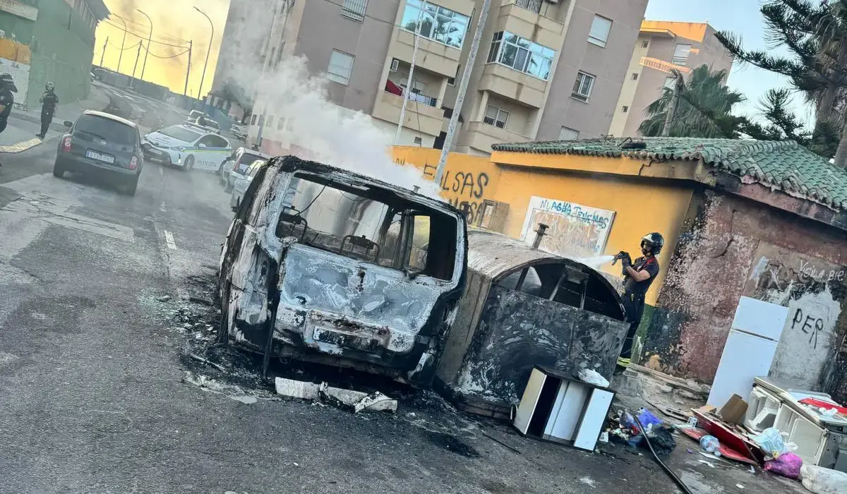 la cañada quema vehiculo
