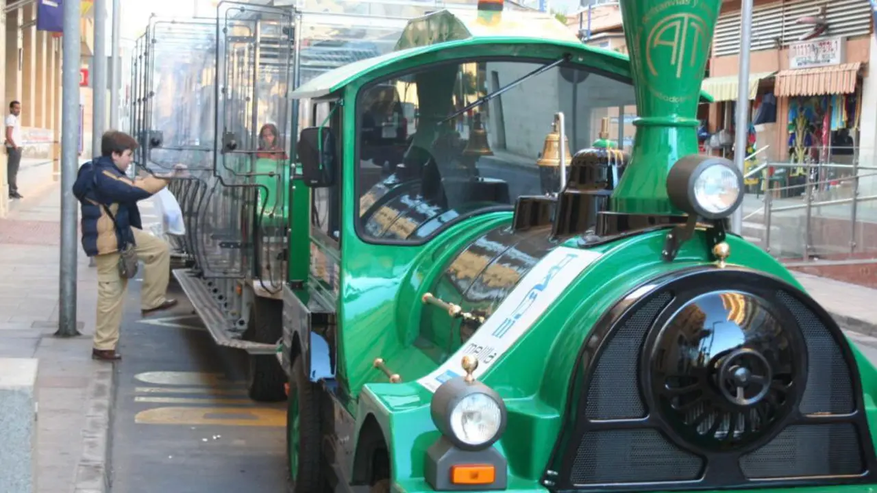 tren tur&iacute;stico