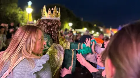 Melilla celebra la llegada de los Reyes Magos con una cabalgata accesible y m&aacute;gica