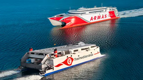 Armas Trasmediterranea_ buques de la compa&ntilde;ia navegando / A.T