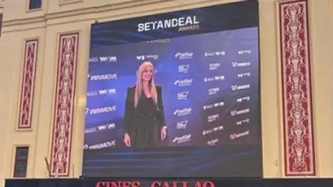 Acto en los Cines Callao.