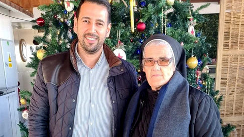 Amiz Azmani, presidente de Somos Melilla, junto a Sor Adelina