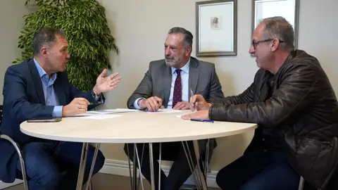 Enrique Roviralta y Justo Sancho-Mi&ntilde;ano, se reunieron  con Jaime Medrano