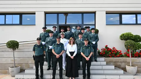 La Comandancia de Melilla recibe a tres oficiales y ocho guardias civiles