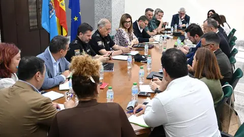 Reuni&oacute;n para tratar la OPE.
