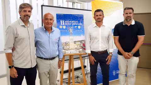 Autoridades en la presentaci&oacute;n del II Memorial Javier Imbroda