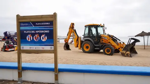 Maquinaria en las Playas del Hip&oacute;dromo.