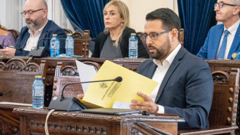 amin azmani en el pleno 