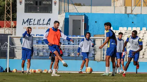 El Melilla contin&uacute;a con la preparaci&oacute;n del partido del domingo ante el Almer&iacute;a B / UD Melilla