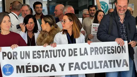 Huelga de sanitarios reclamando un Estatuto Marco propio