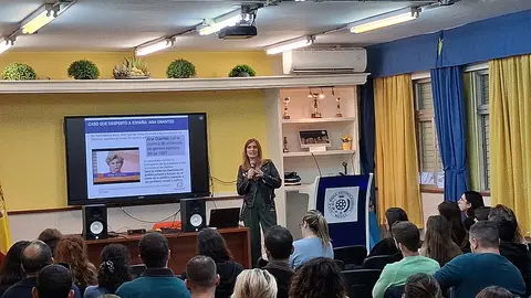 Sesi&oacute;n formativa impartida por Laura Segura, Jefa de la Unidad de Coordinaci&oacute;n contra la Violencia sobre la Mujer