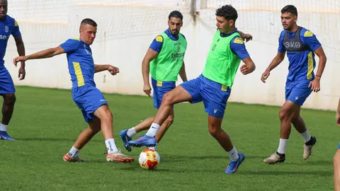 La UD Melilla vuelve a los entrenamientos tras confirmarse el descenso / UD Melilla