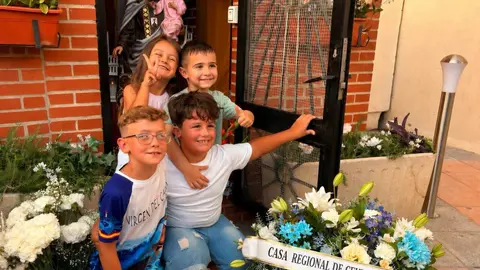 Ofrenda a la Virgen del Carmen en el Pol&iacute;gono