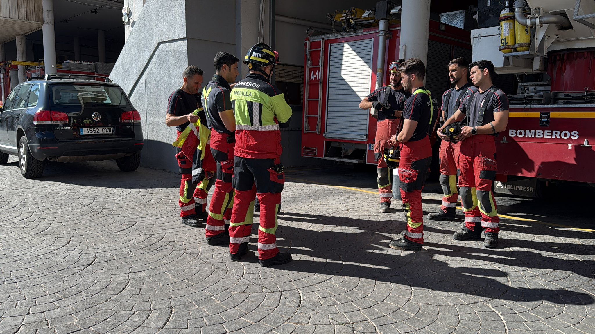 Fotografía: Un bombero en Melilla