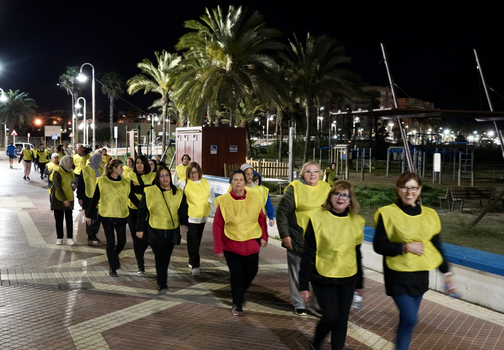 Entrega de premios a los participantes de "Caminatas saludables"
