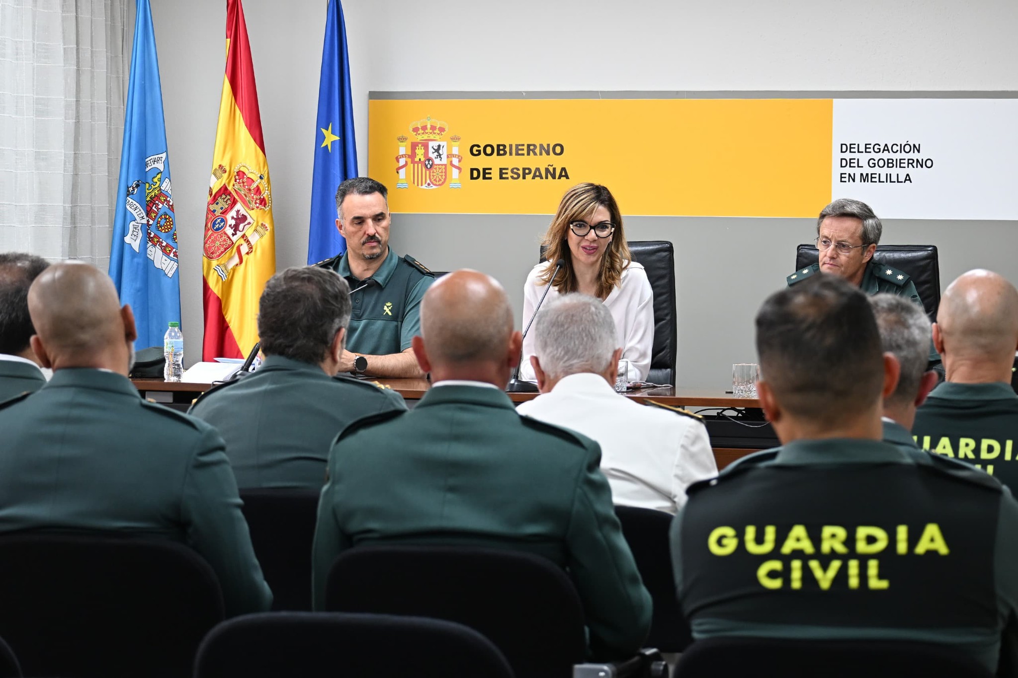 La Comandancia de Melilla recibe a tres oficiales y ocho guardias civiles