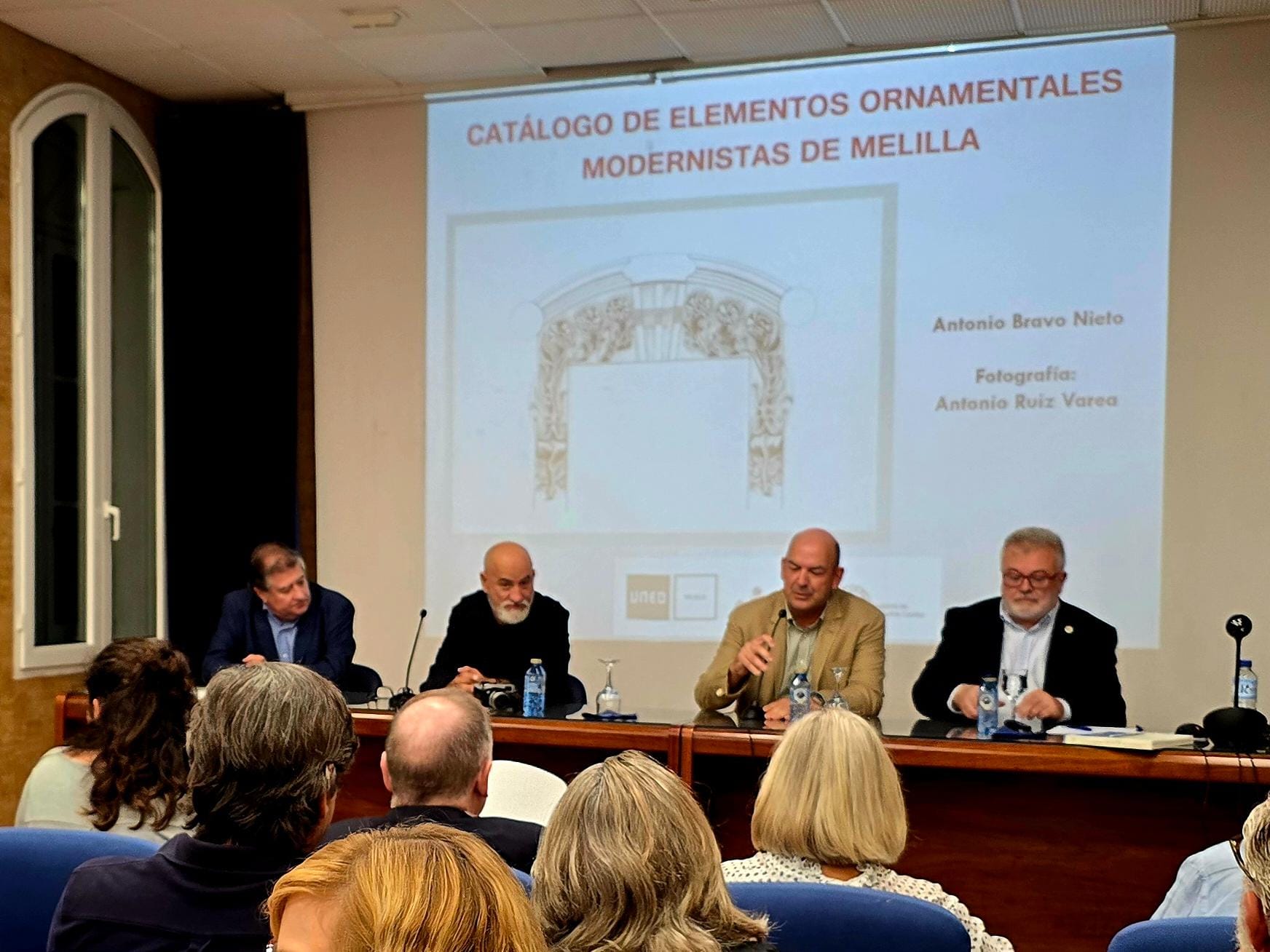 firma libro aula 10 UNED