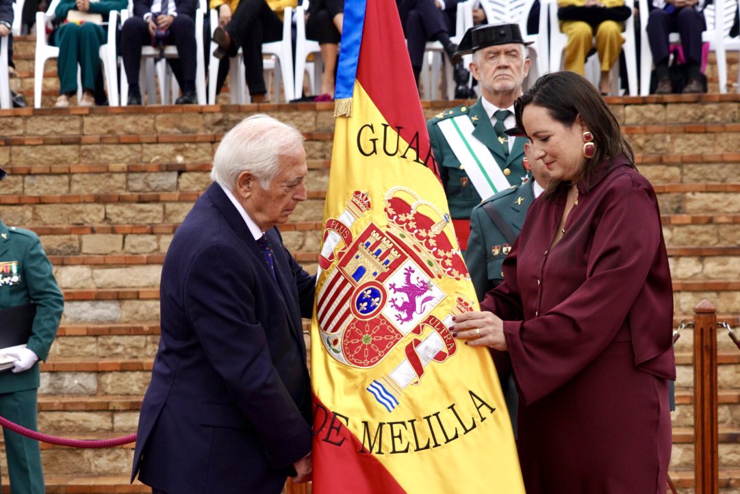 Entrega de la bandera nacional a la Guardia Civil / Gobierno de Melilla